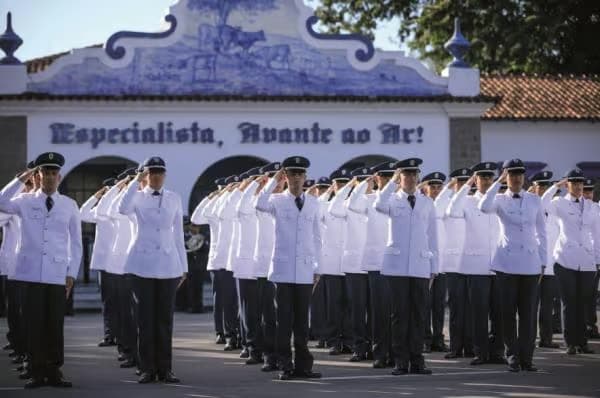 Rotina na EEAR: como é o dia a dia de um aluno novo?