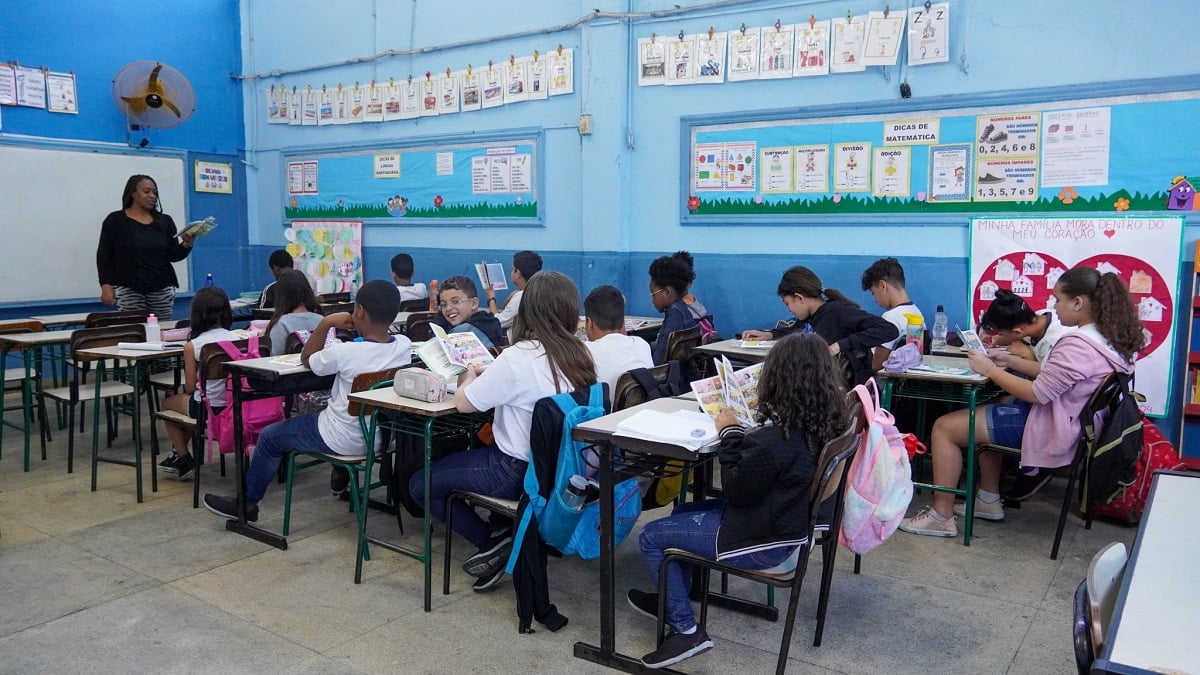 Sem concurso, SME Rio publica edital com 2.576 vagas temporárias ...