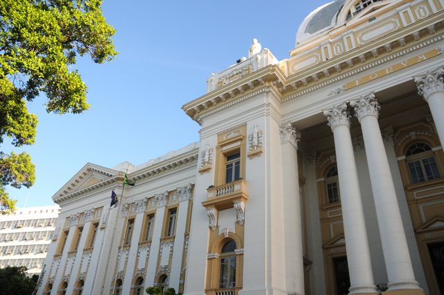Concurso TJ PE: edital publicado para níveis médio e superior 